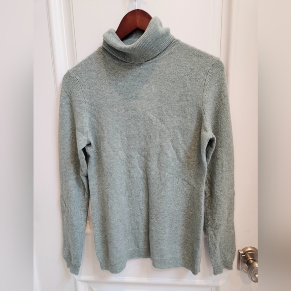 NWT Charter Club Women’s Cashmere Sweater Luxurious Fall Winter Warm Cozy Soft - Picture 2 of 5